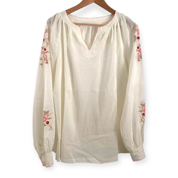 Vintage Tops - Vintage Cream Embroidered Blouse